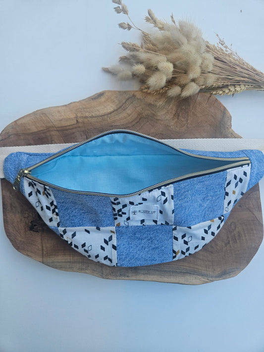 Sac banane upcyclé – Jean & tissu damier