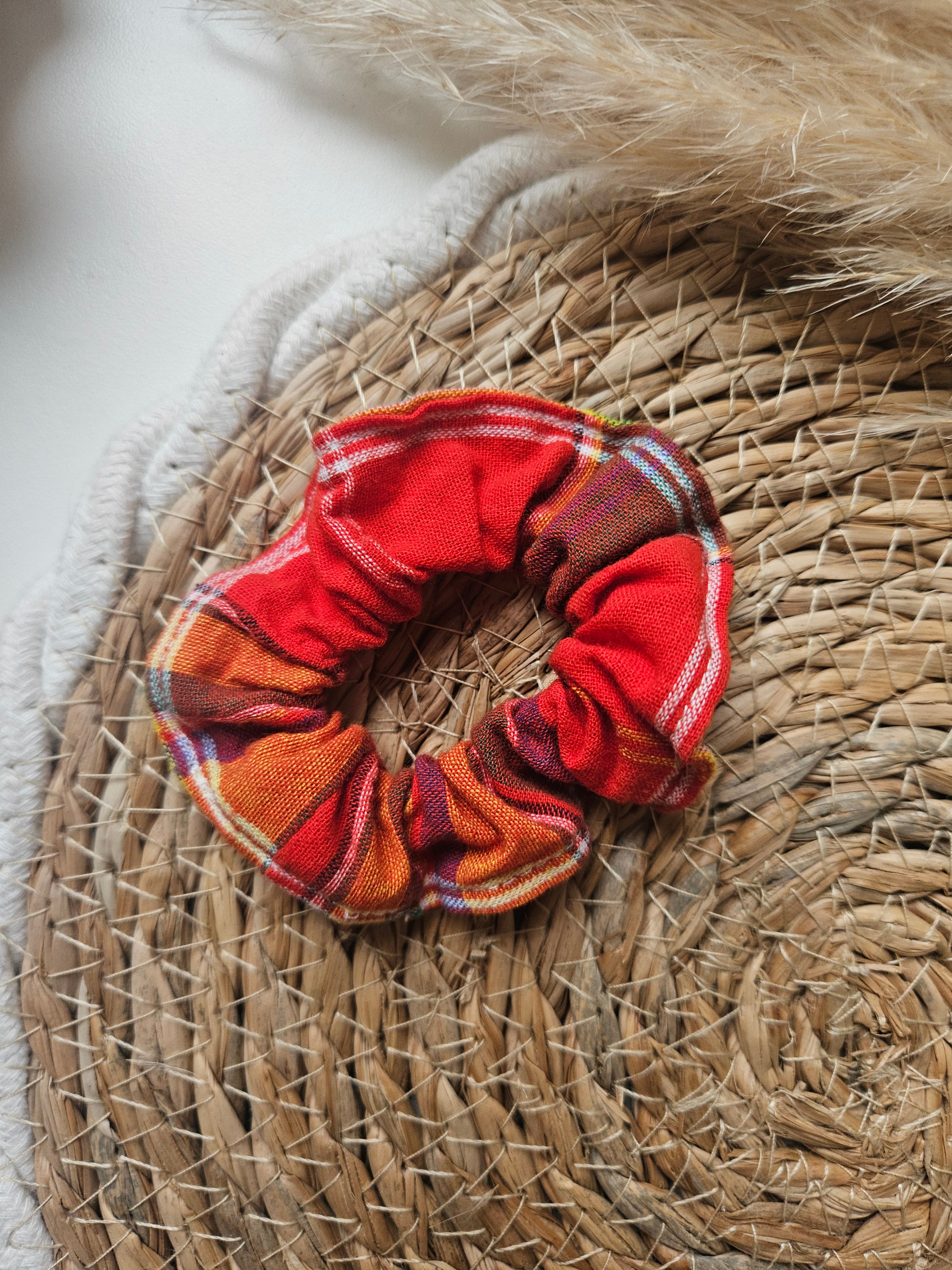 Chouchou upcyclé – Couleurs Rouge