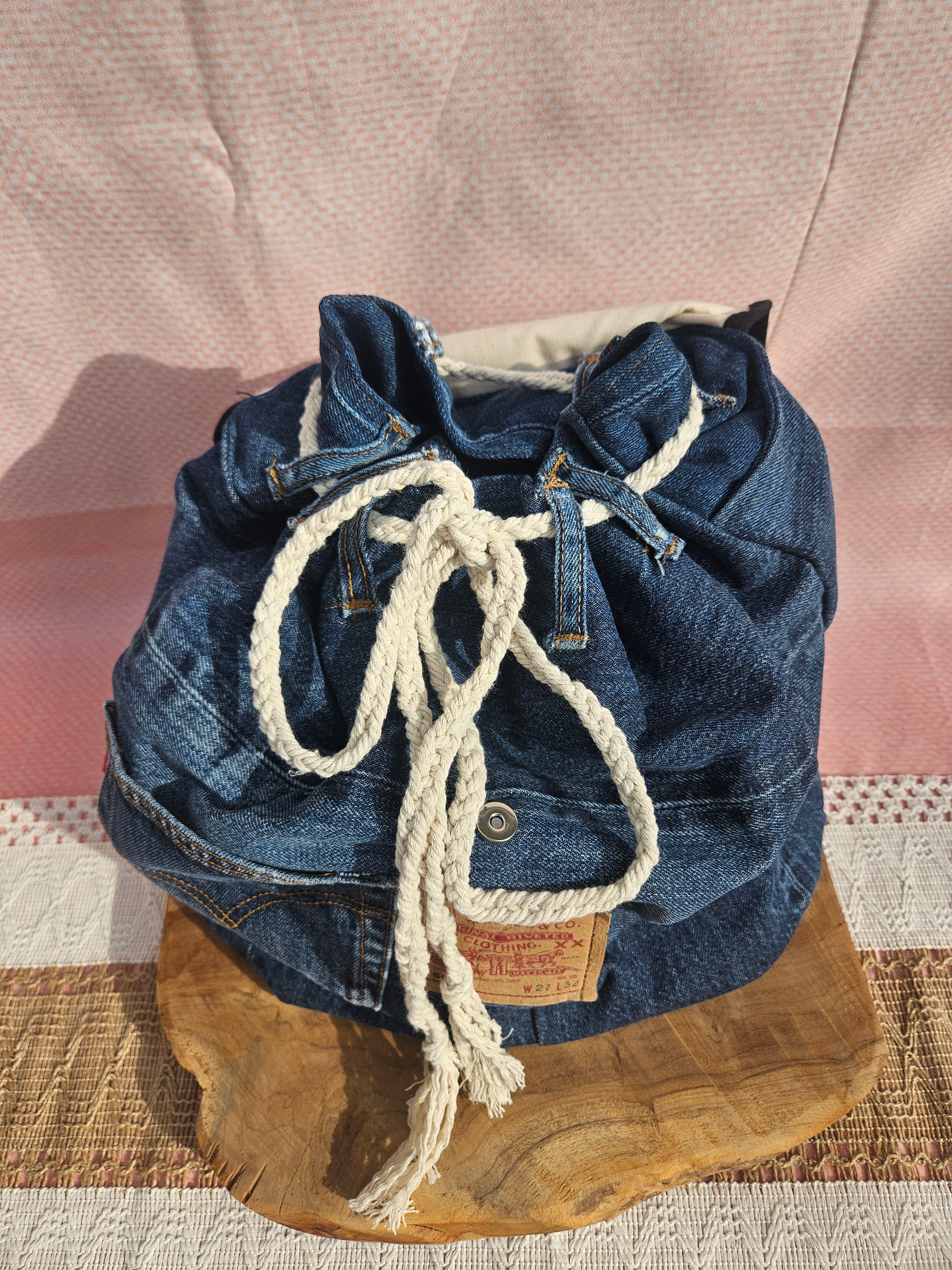 Sac à dos en jean Levi’s – Pièce unique upcyclée