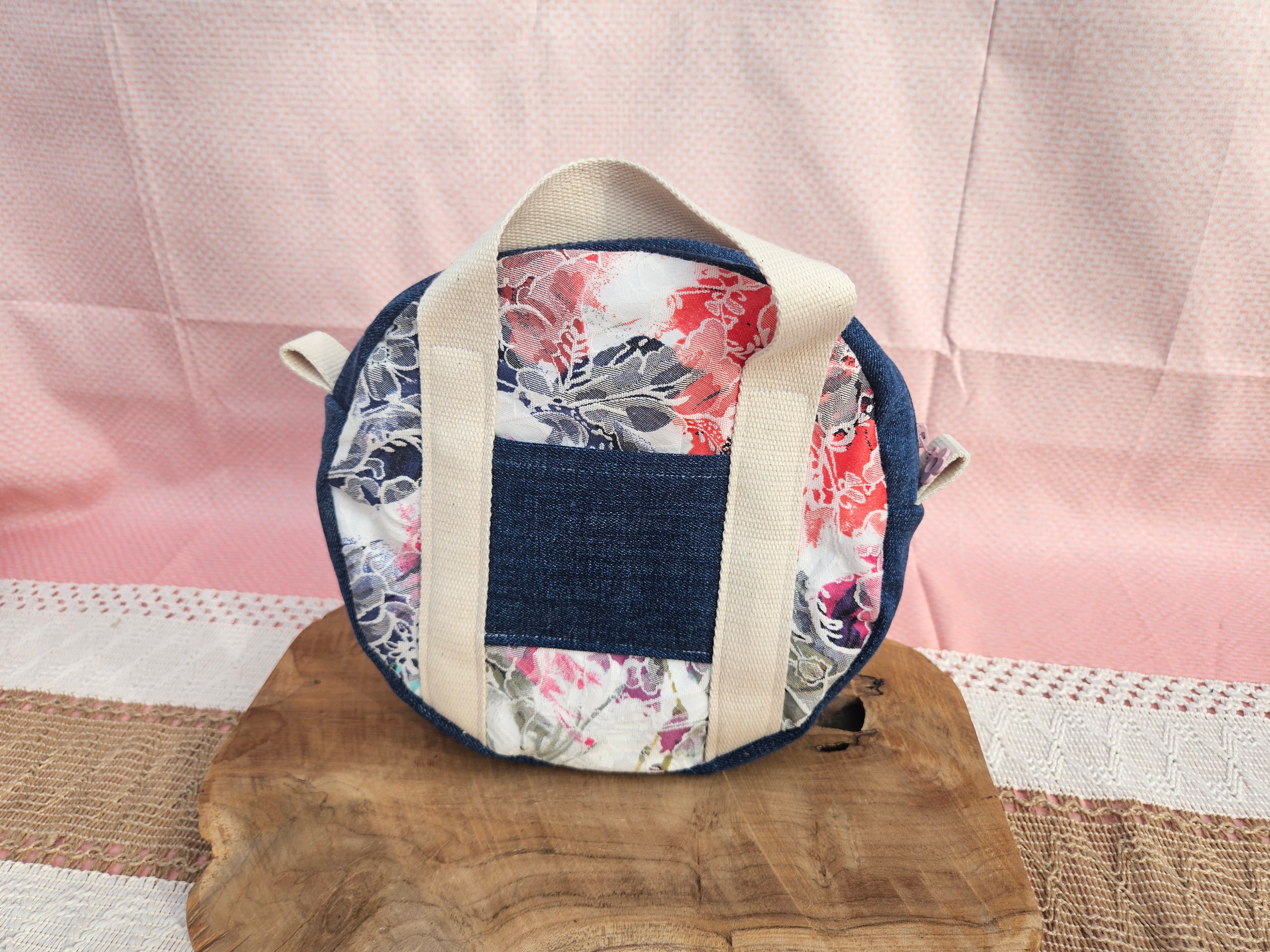 Sac à main rond fleuri – Pièce unique upcyclée