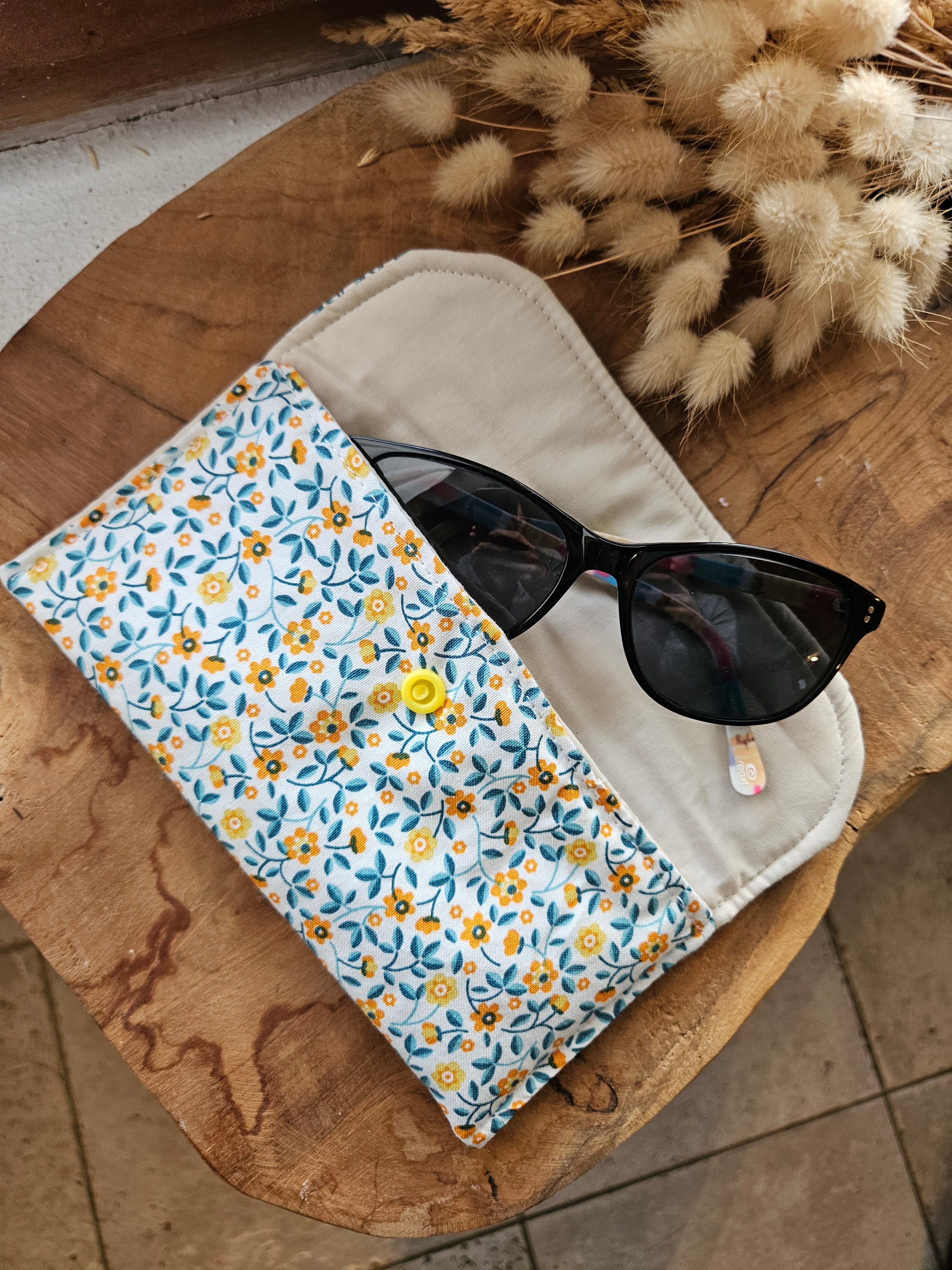 Étuis a lunette pression