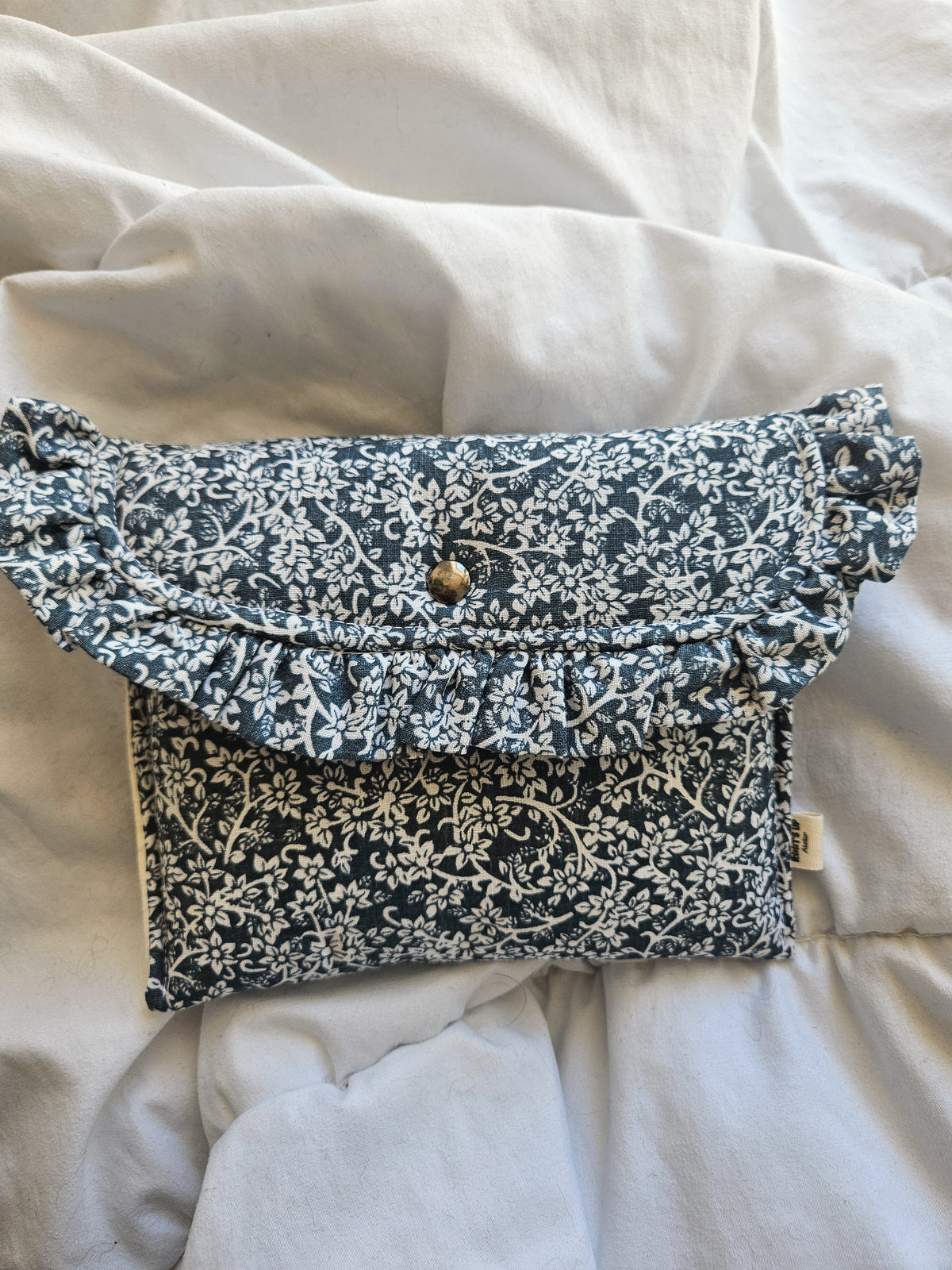 Trousse plate froufrou en tissu