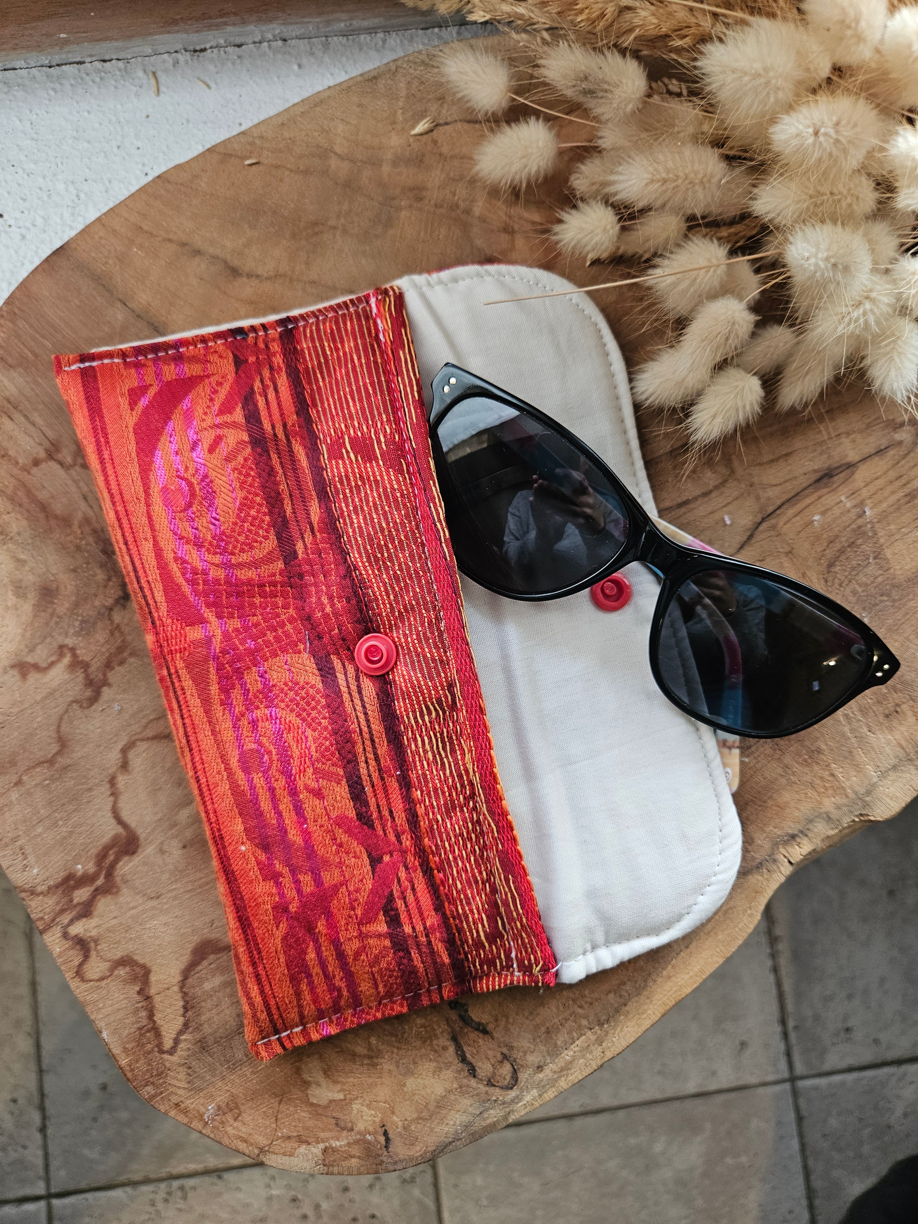 Étuis a lunette pression