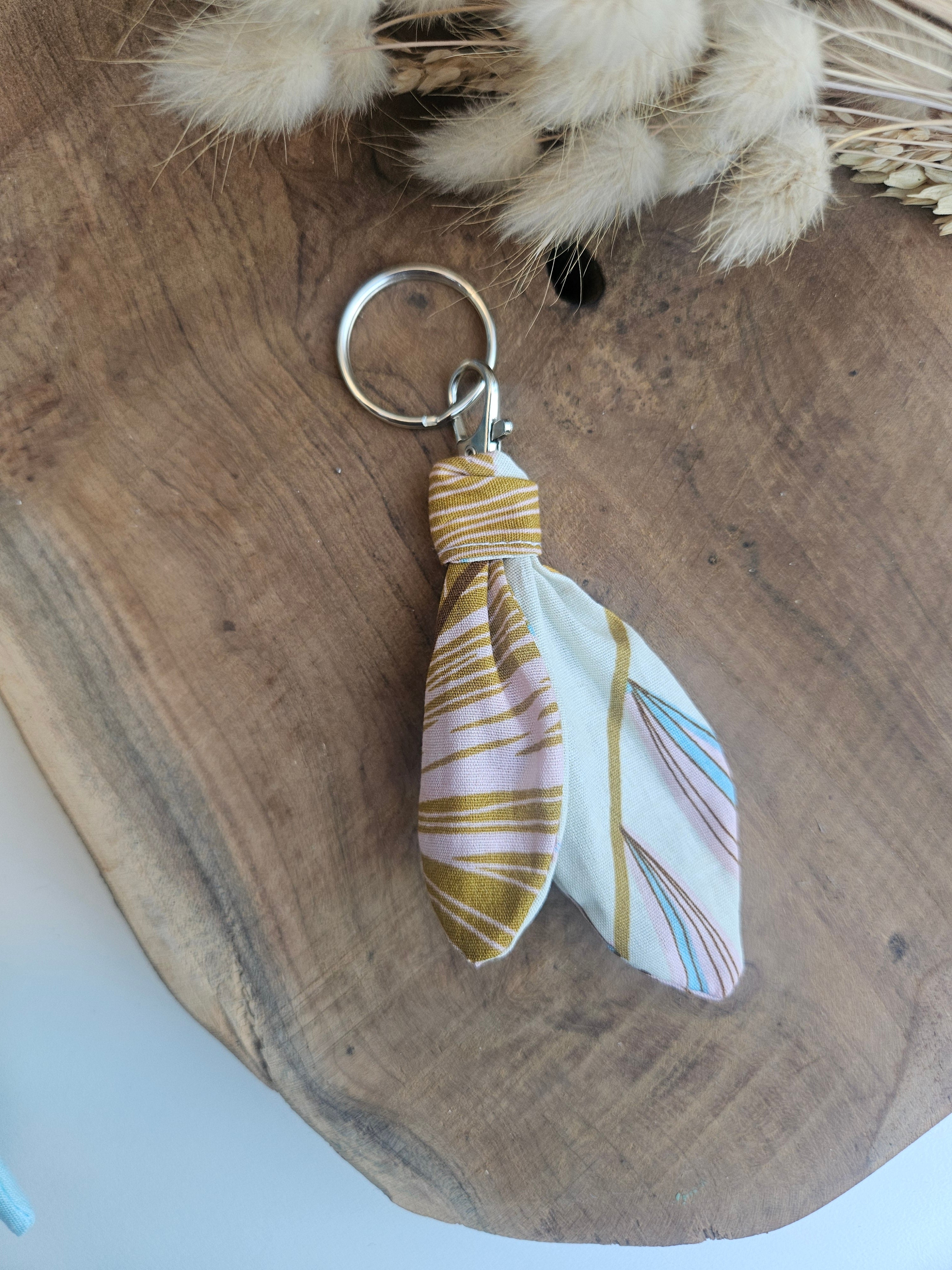 Porte-clés nœud en tissu upcycling