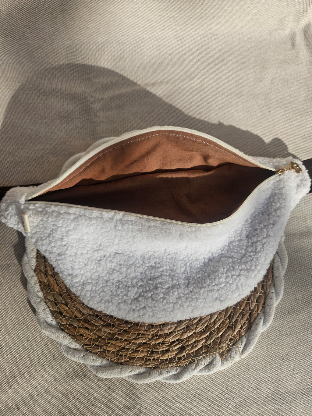 Sac Banane Moumoute Écru en Tissu Teddy Doux