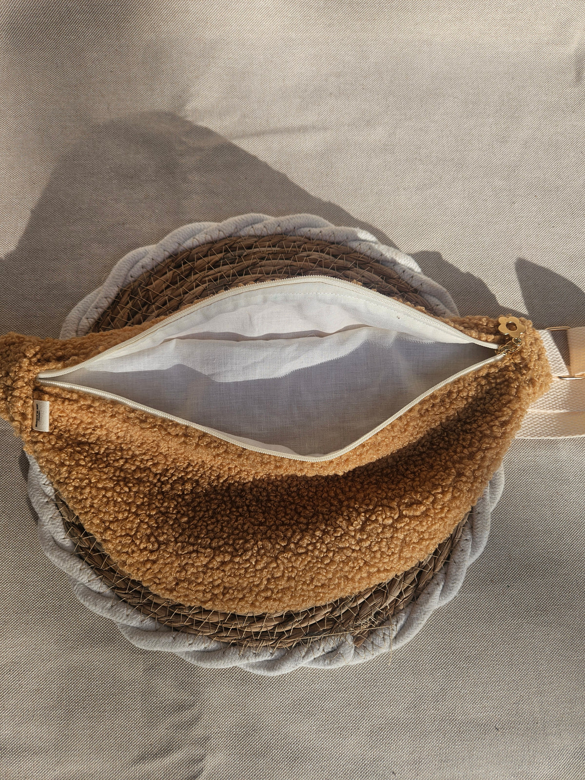 Sac Banane Moumoute Camel – Tissu Peluche Teddy