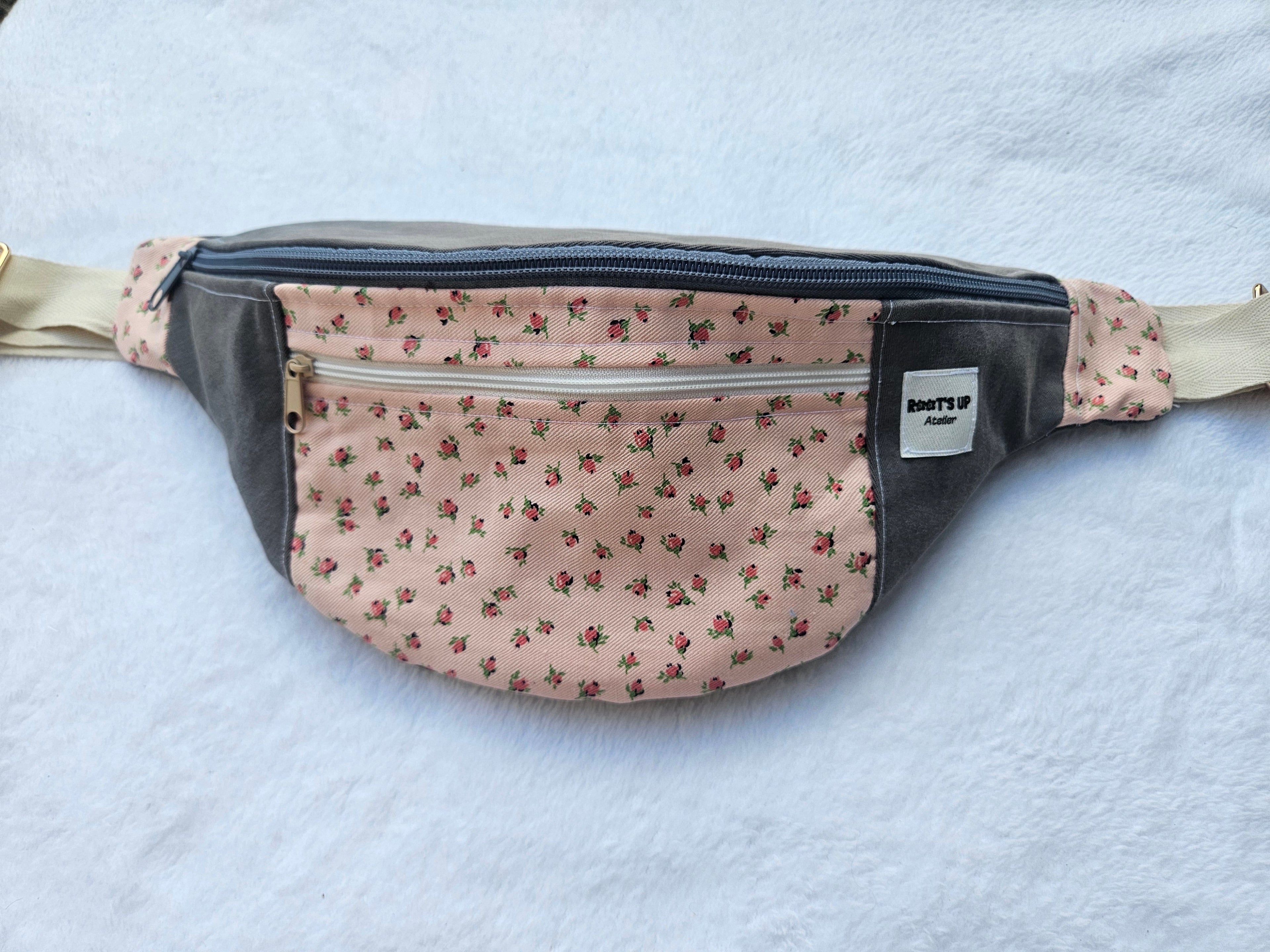 Banane Jean Gris – Fleurs Roses