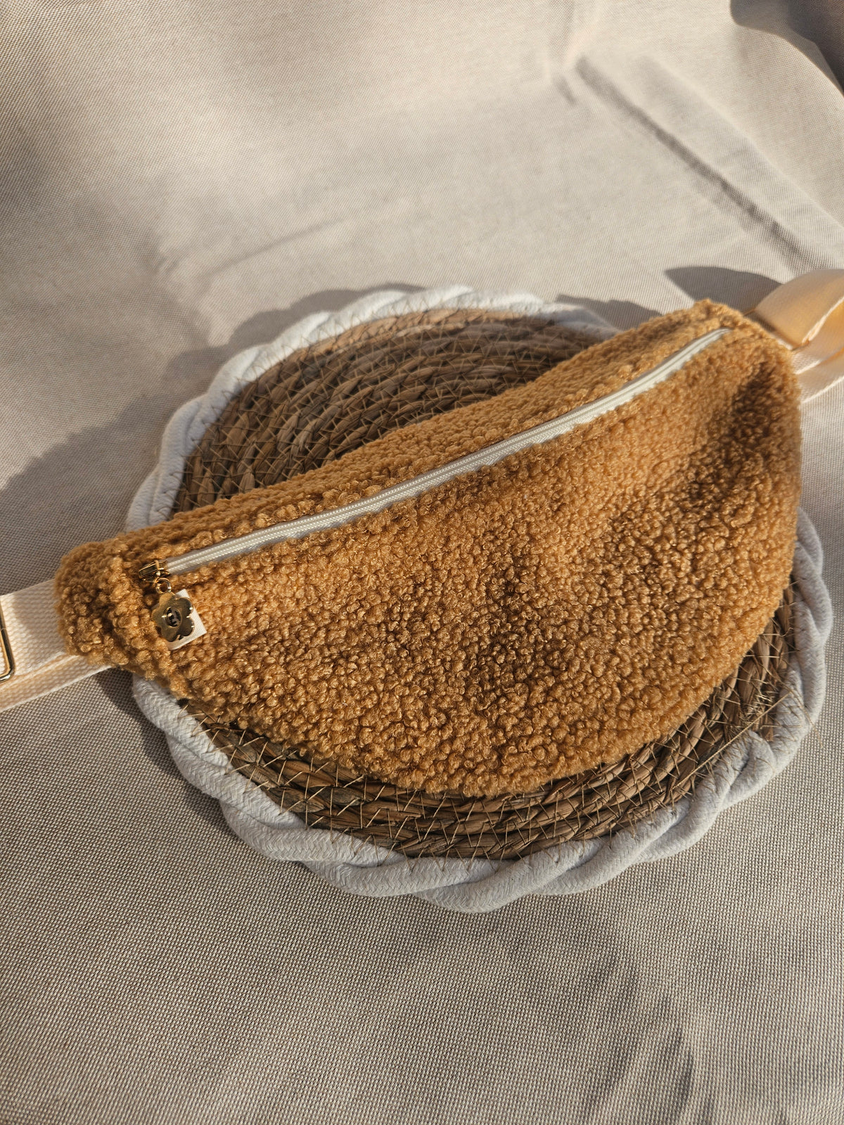 Sac Banane Moumoute Camel – Tissu Peluche Teddy