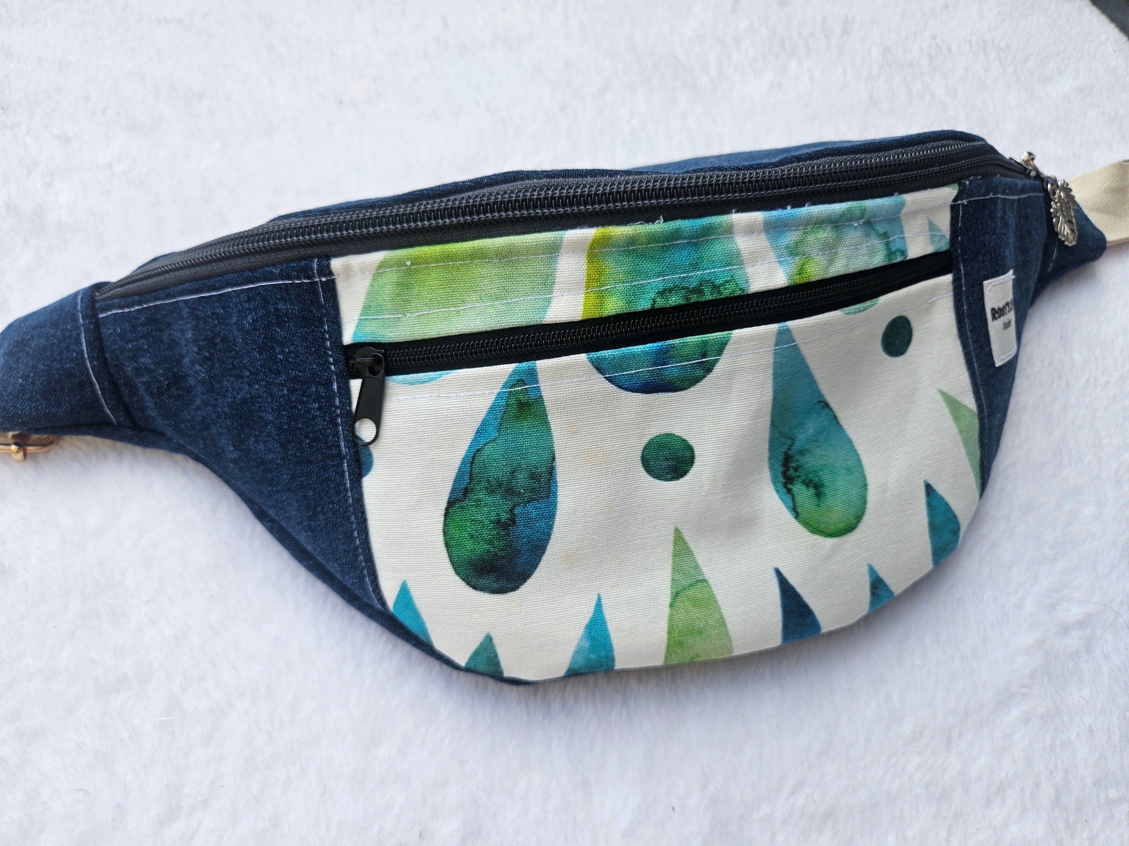 Banane Jean Bleu Foncé – Motifs