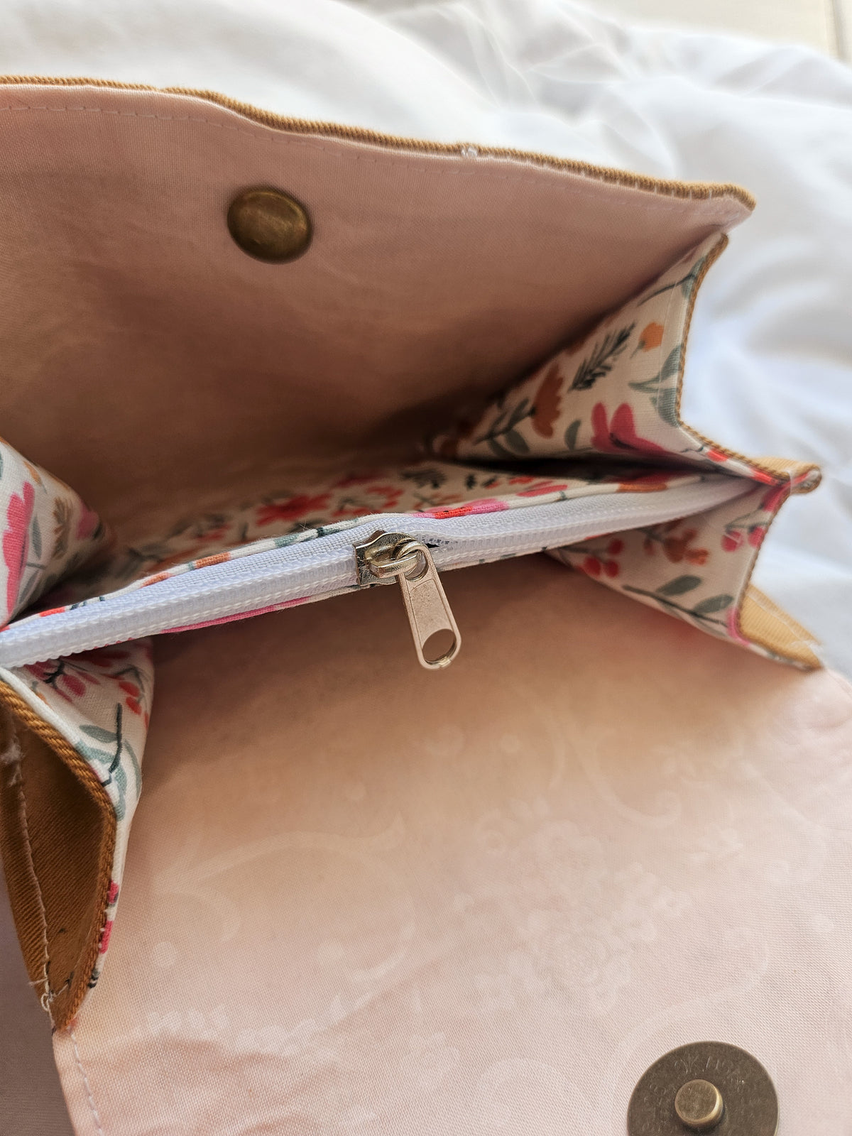 Porte-monnaie upcyclé en tissu – Cartes & pièces
