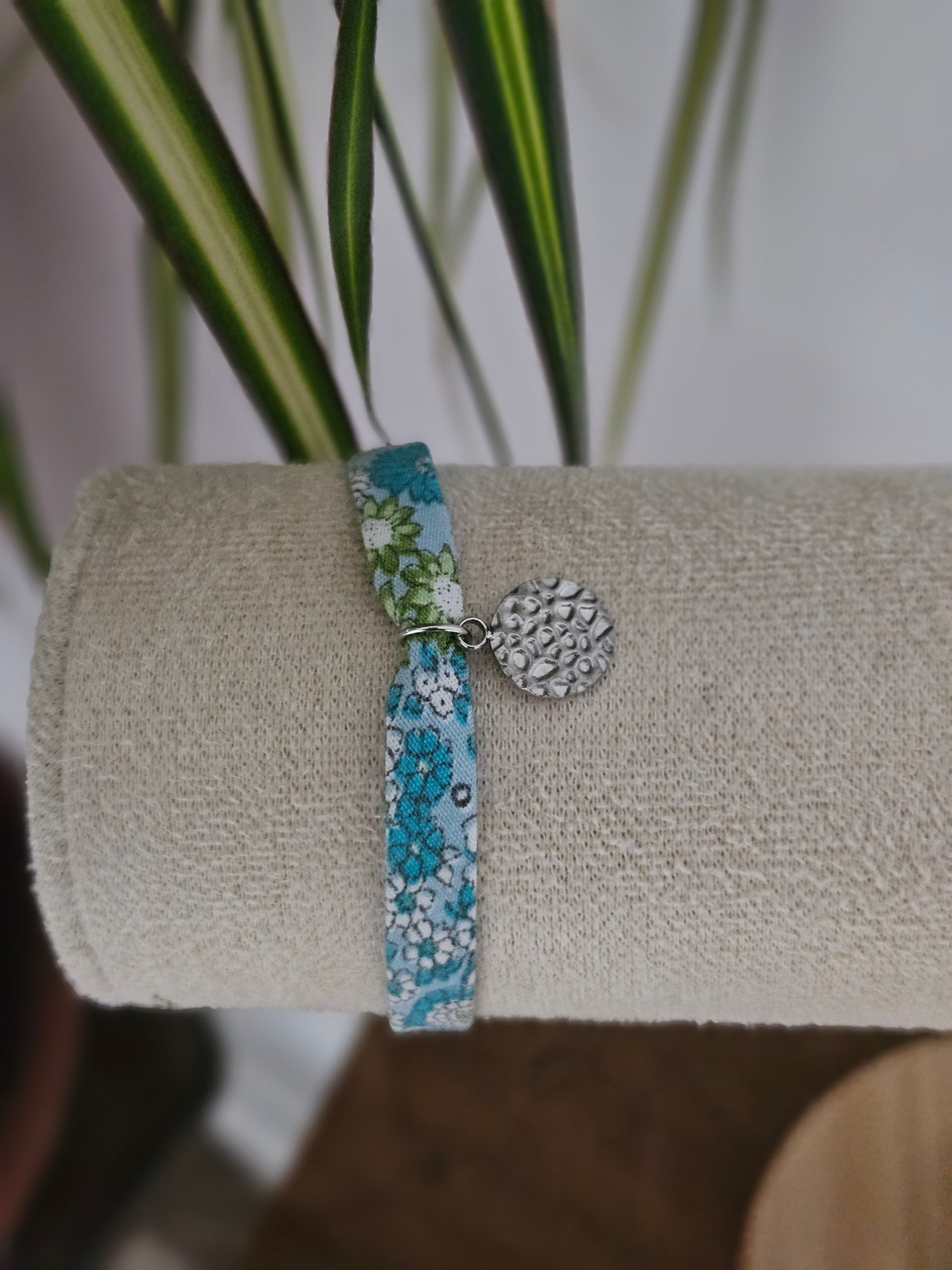 Bracelet fleuri Bleu